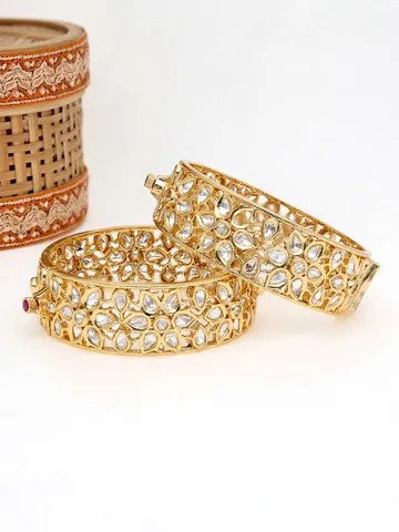 Kundan Bangles in Goldd finis