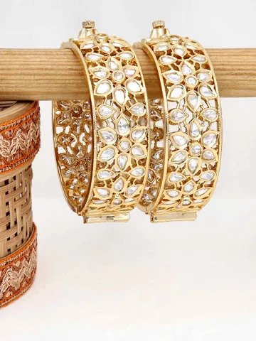 Kundan Bangles in Goldd finis